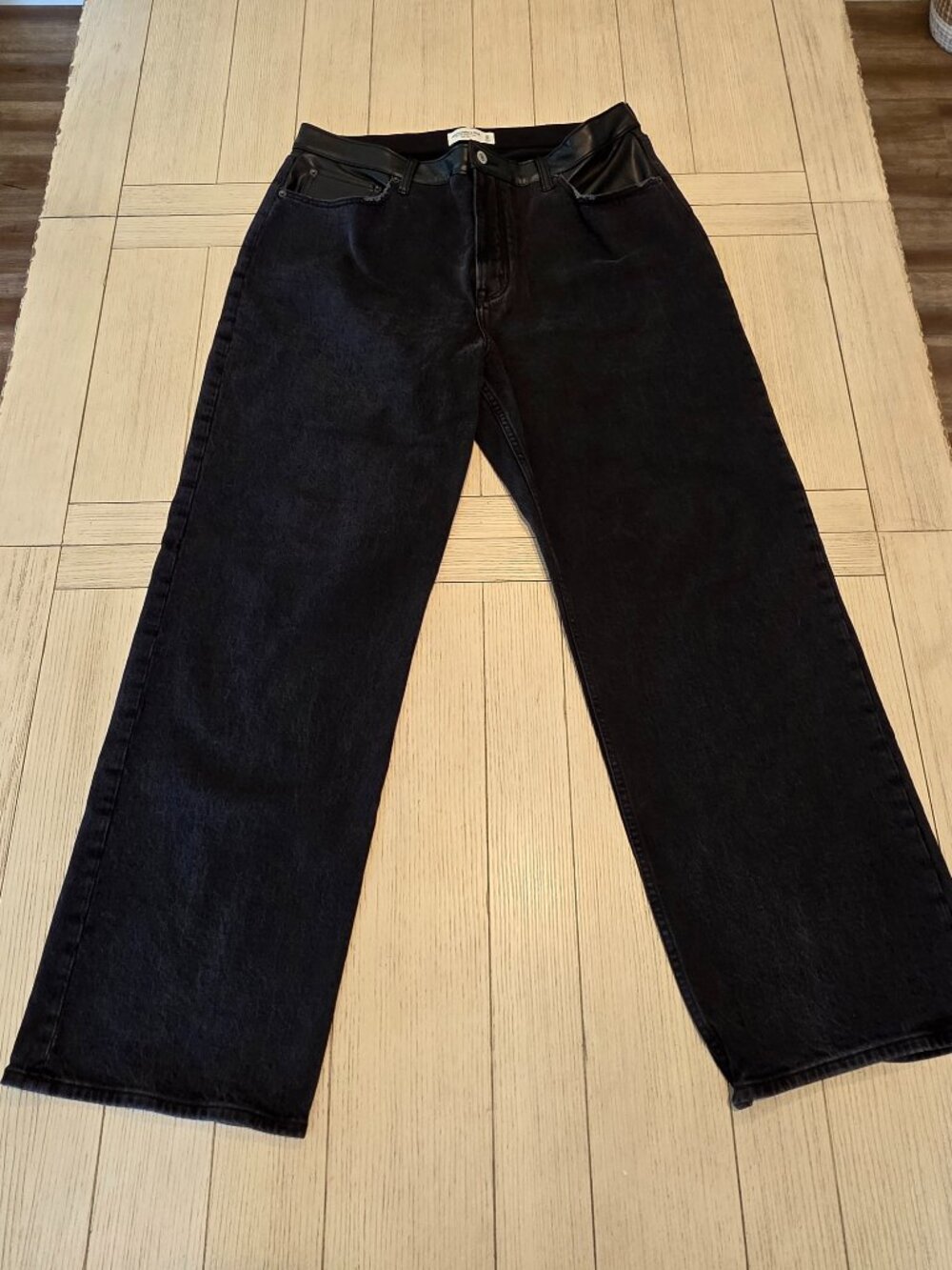 Abercrombie The 90s Relaxed High Rise Mixed Media Jeans 33